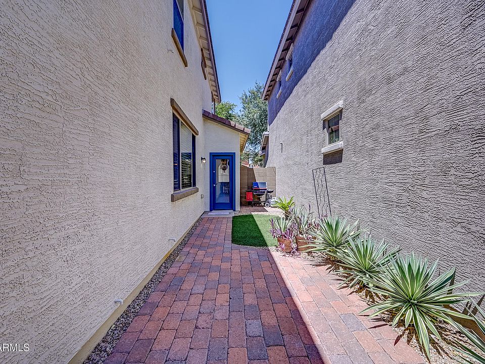 2nd image of 4379 E ROSEMONTE Drive
