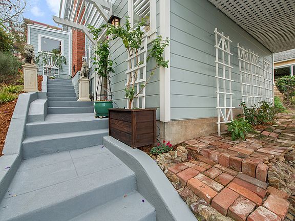 4th image of 4221 26th St
