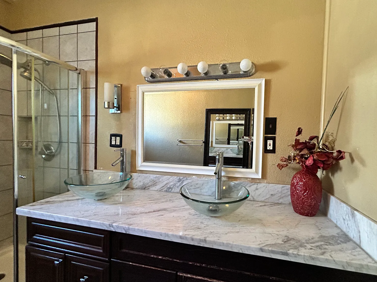 1 bed, 2800 sqft, $1,599 — Photo 3