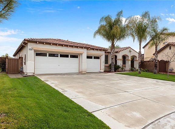 2nd image of 29740 Mesa Verde Cir