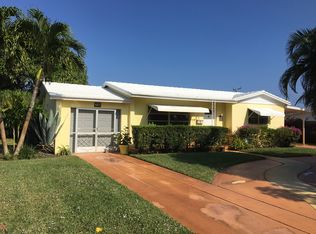 621 Greenbriar Dr, Lake Park, FL 33403