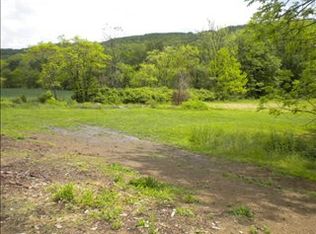 300 Pleasant Valley Rd, Pine Grove, PA 17963