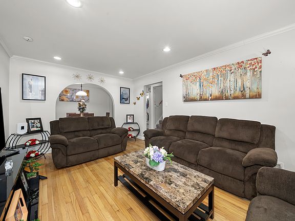 3rd image of 38 48th Ave