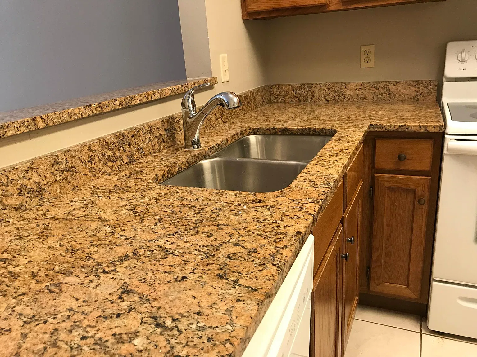2 bed, 850 sqft, $1,800 — Photo 4