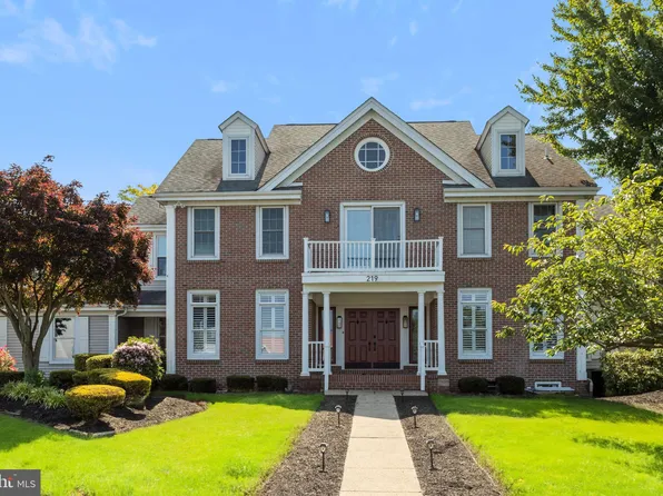 219 Orthodox Dr, Richboro, PA 18954