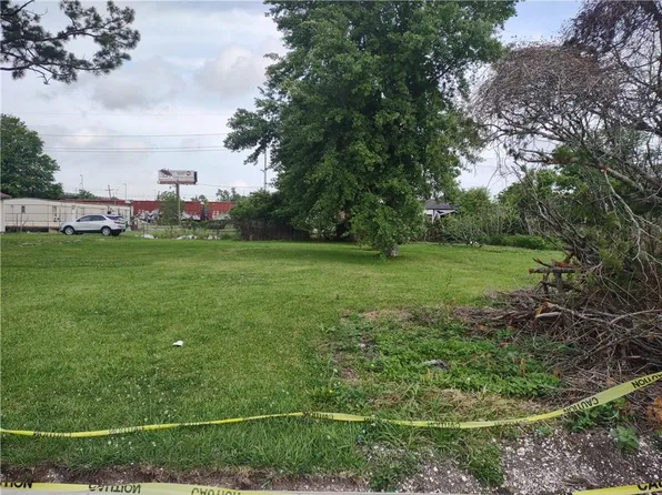 2909 Burns St, New Orleans, LA 70121