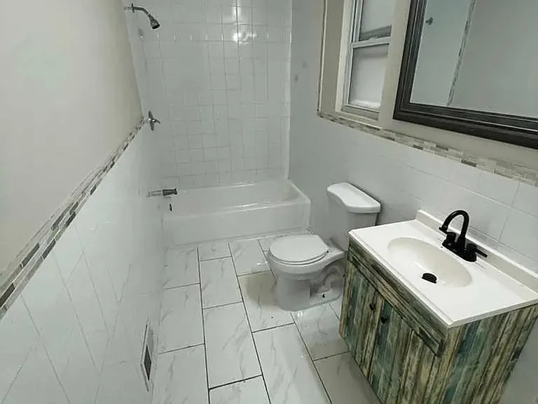 144 Alexander St #1L — Photo 2