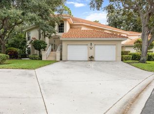 963 Egrets Run APT 101, Naples, FL 34108