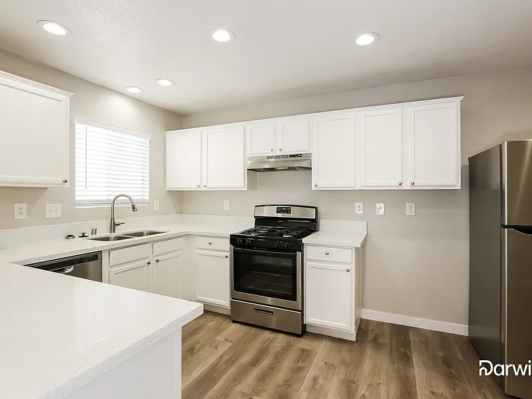 5918 Stone Hollow Ave — Photo 4