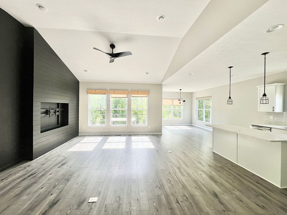 1st image of 1355 Tiburon Dr