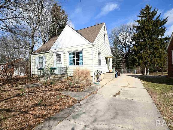 2nd image of 331 W Clara Ave