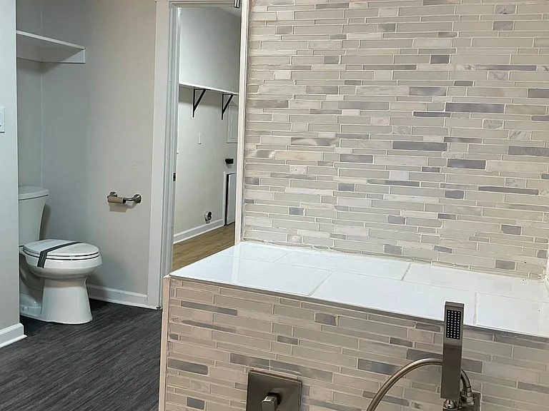 119 E Wilson St — Photo 38