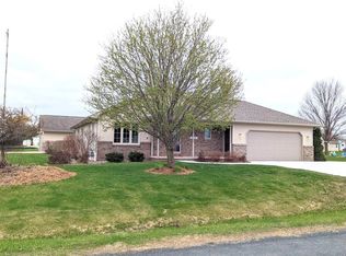 W2109 Marigold Dr, BRILLION, WI 54110