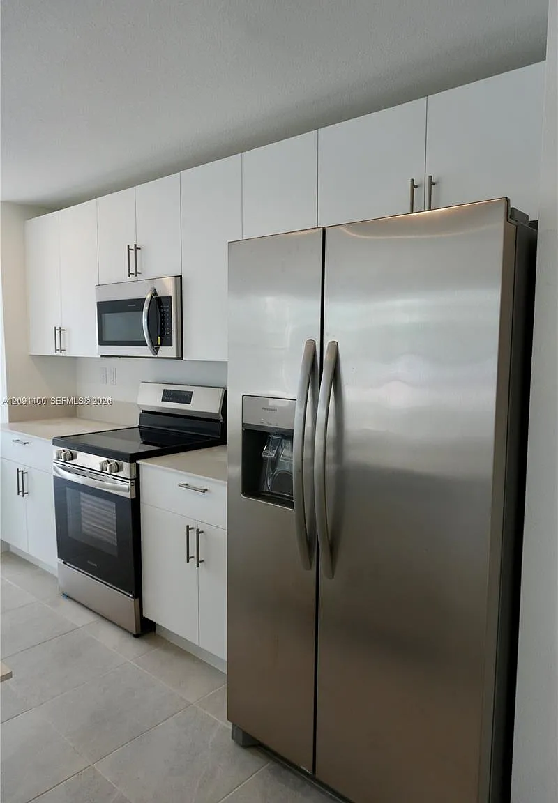 3 bed, 2.5 bath, $2,800 — Photo 3