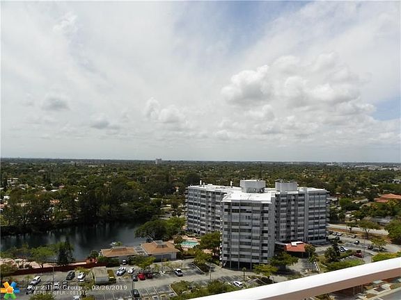 4th image of 1351 NE Miami Gardens Dr APT 1725E
