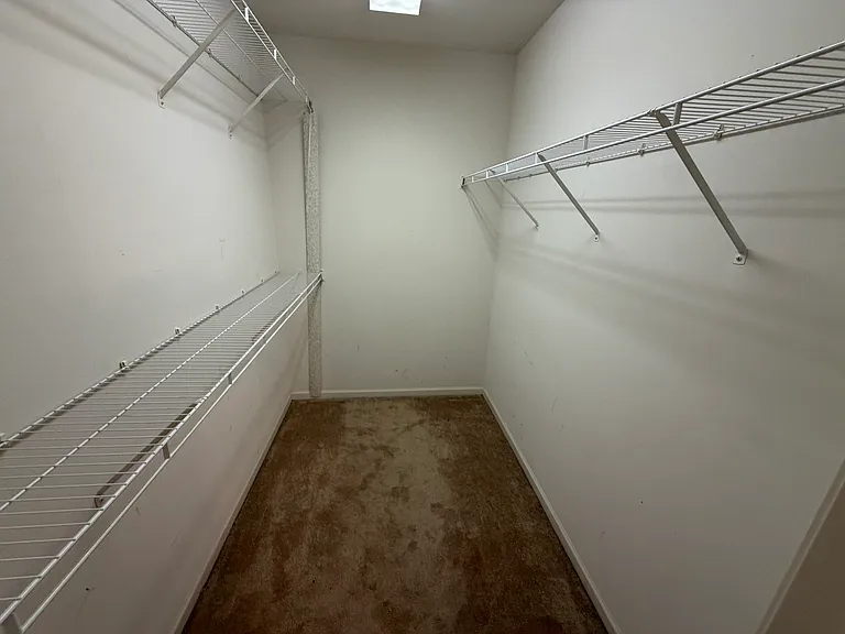 465 Metropolitan St — Photo 7