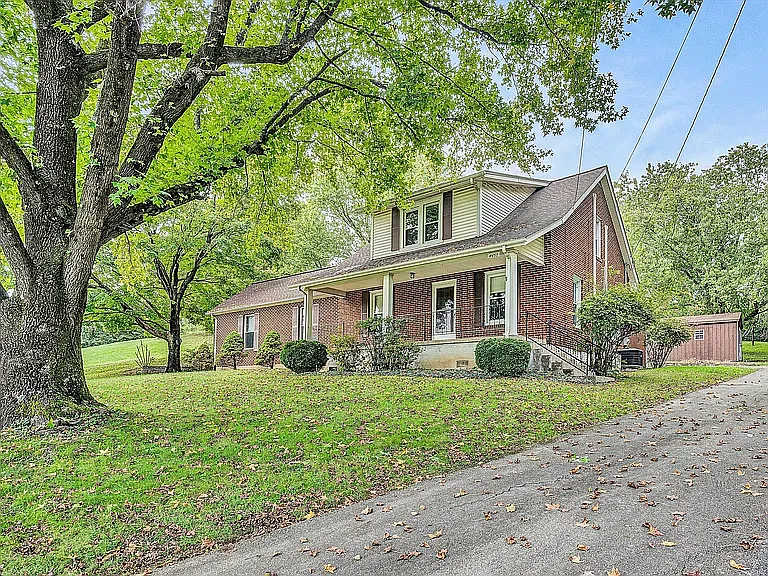 4452 Bonsack Rd — Photo 2