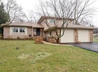 1216 Indian Hill Dr, Schaumburg, IL 60193