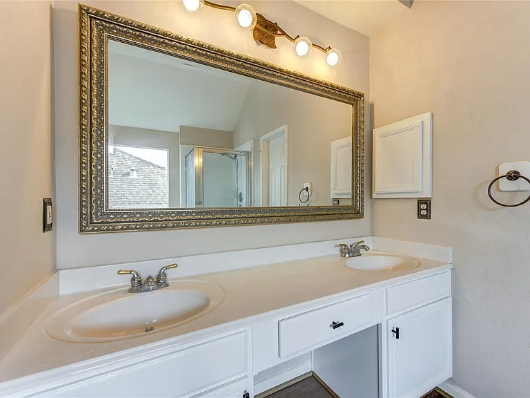 1223 Oak Canyon Ln — Photo 33