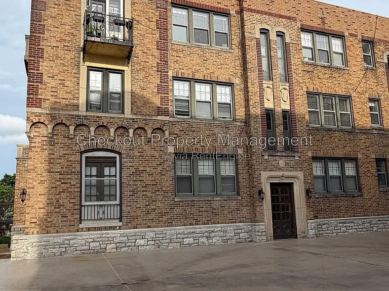 7336 Forsyth Blvd #104 — Photo 16