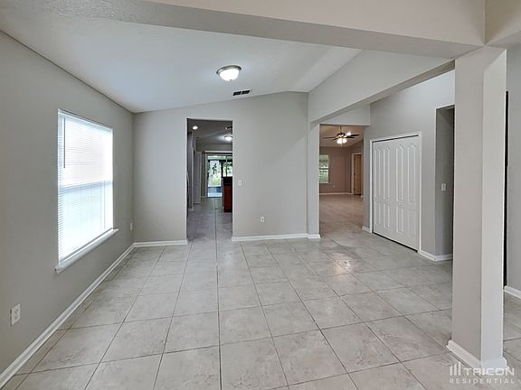 4th image of 2700 Oak Haven Dr