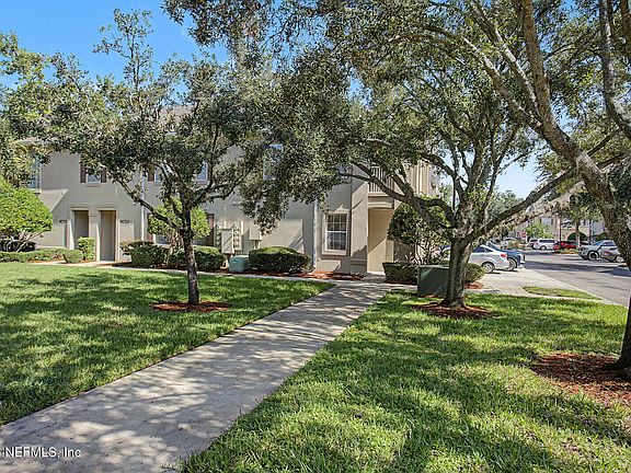 3rd image of 9774 SUMMER GROVE Way #102