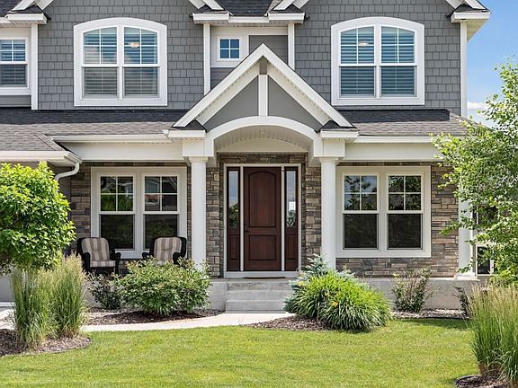 4th image of 14 Monarch Ln