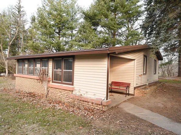 1527 165th St, Manchester, IA 52057