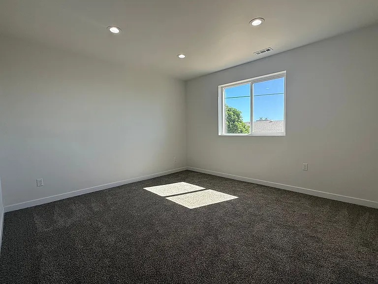 505 N 80th Ave — Photo 18