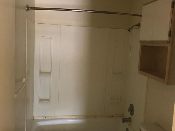 5th image of 204 W Carrol St APT 3