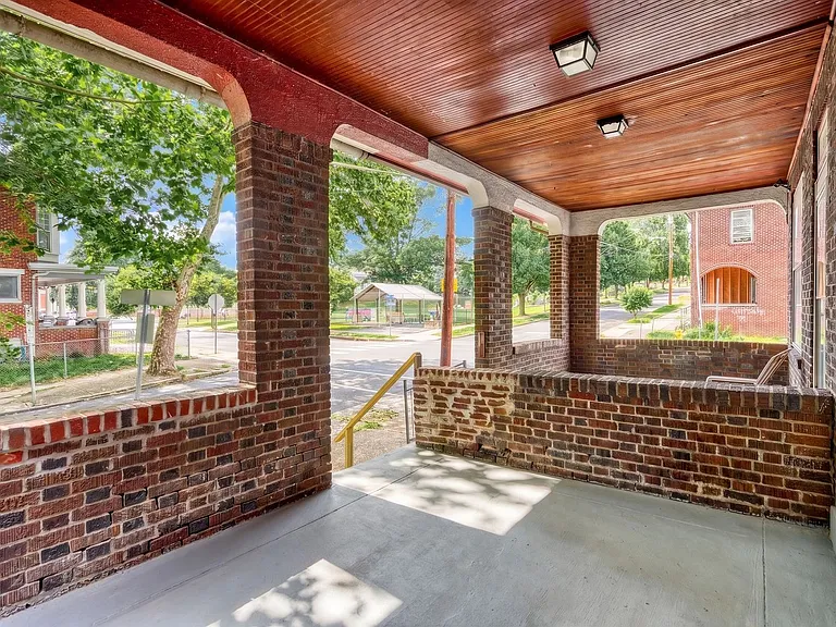 339 Emerald St — Photo 3