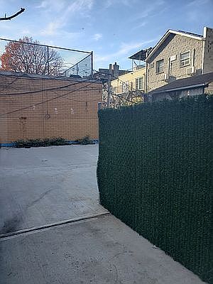 4th image of 345 Woodbine St #4