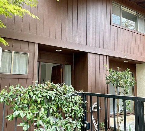 2nd image of 1058 Colorado Pl