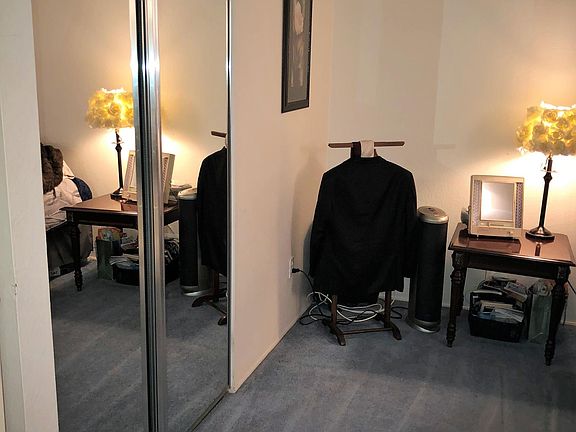 Master Suite closet (1)