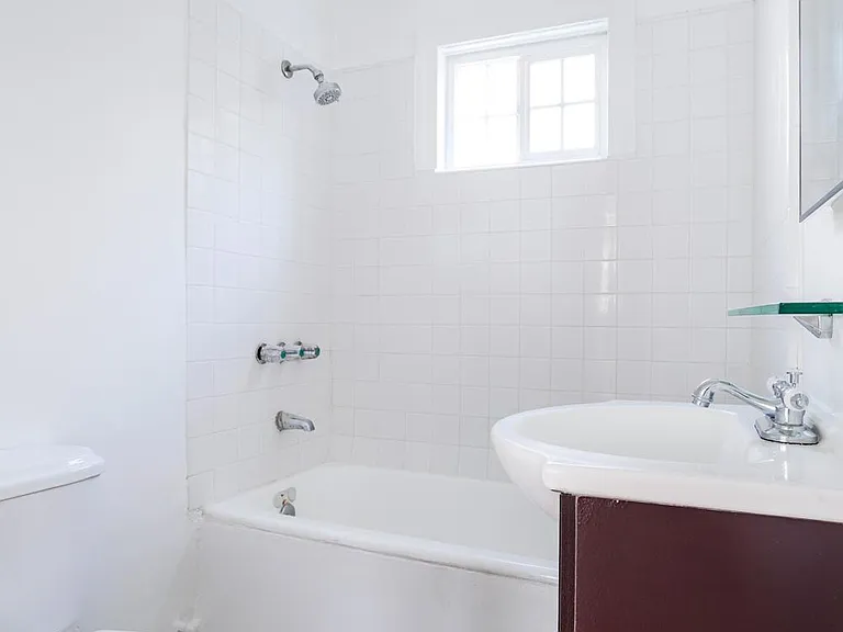 1410 Micheltorena St #1/4 — Photo 4