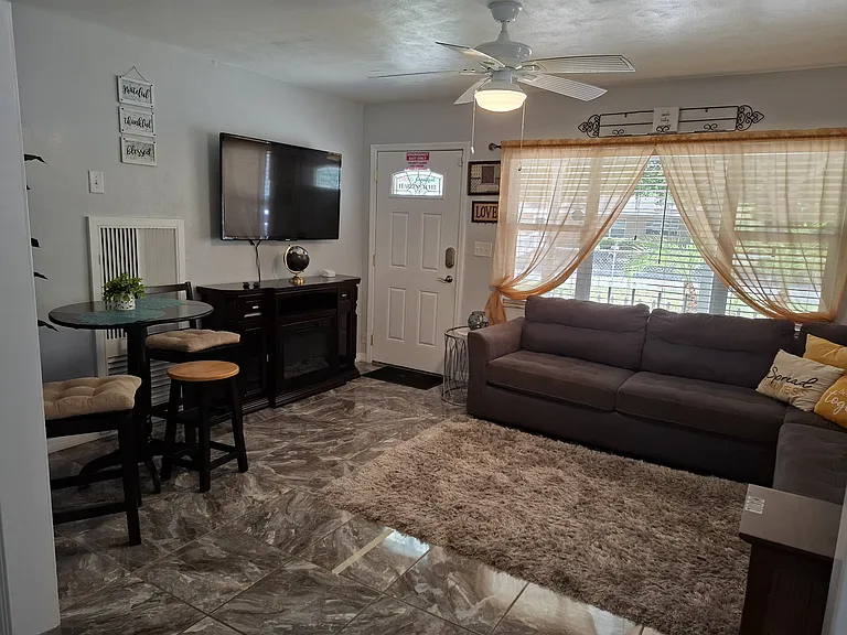 1225 Jewel Ave — Photo 2