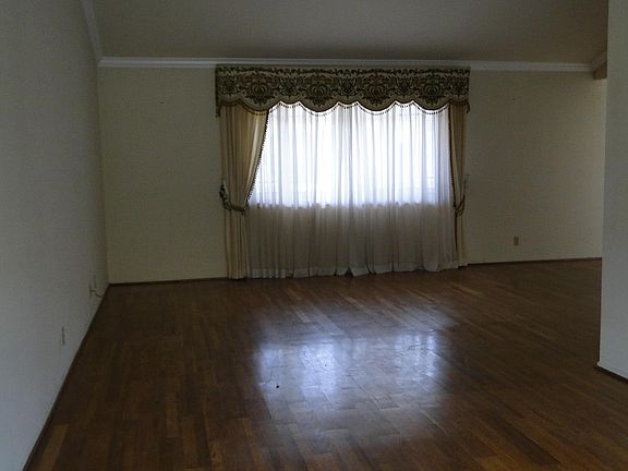 3rd image of 1616 N Avenida Del Manzano