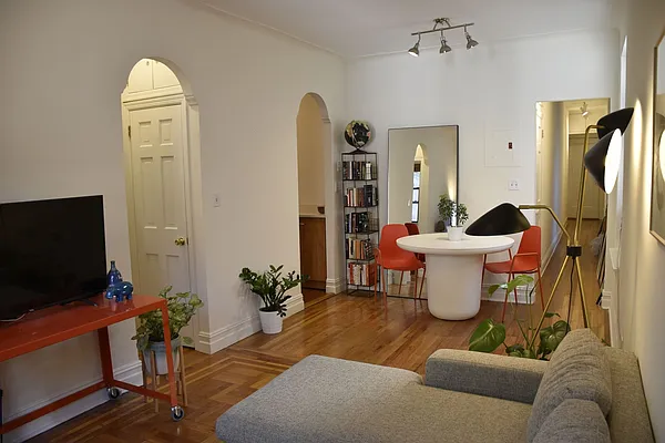 Rented by Compass | media 3