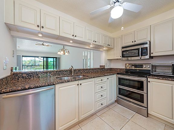 5th image of 5776 Deauville Cir APT C307