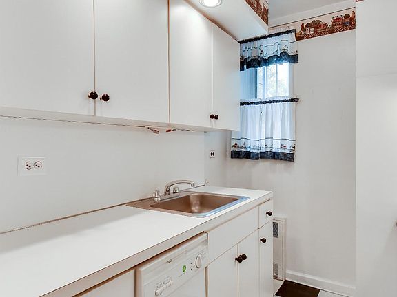 5th image of 90-02 63rd Dr APT 1H