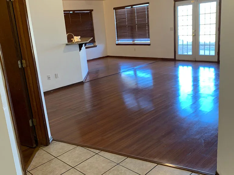 10225 Aberdeen Dr — Photo 2