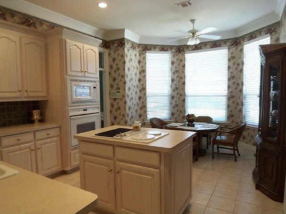 5th image of 408 Westbury Ct