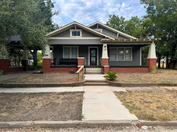 410 E Main St, Wortham, TX 76693