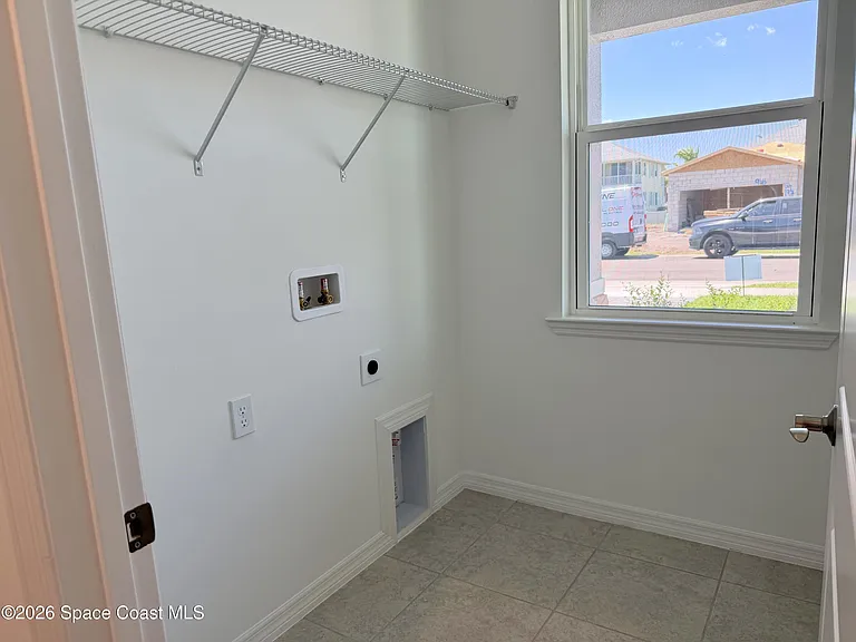 917 Castleford Ave NE — Photo 20