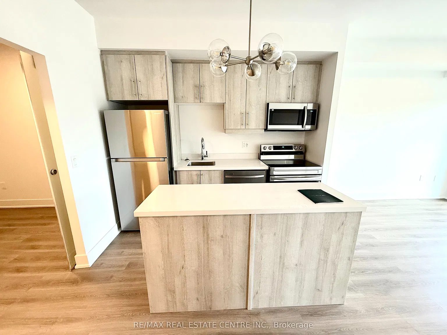Ambrose Condos — Photo 4