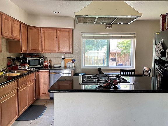 3rd image of 4972 49th St