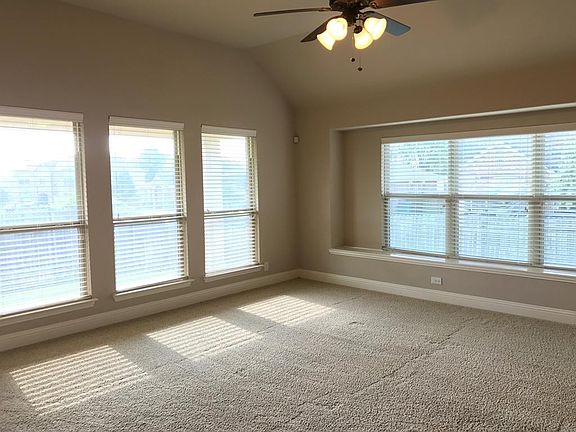 4th image of 3437 Fashion St