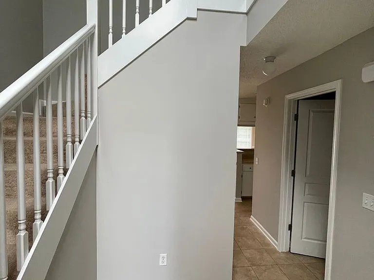 216 Claremont Ave — Photo 2