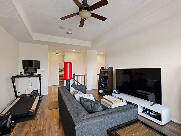 4627 Miramar Dr — Photo 19