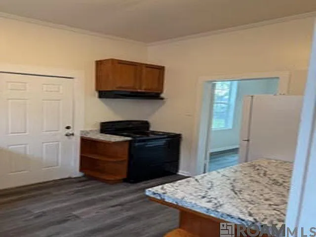 3 bed, 1200 sqft, $1,800 — Photo 3